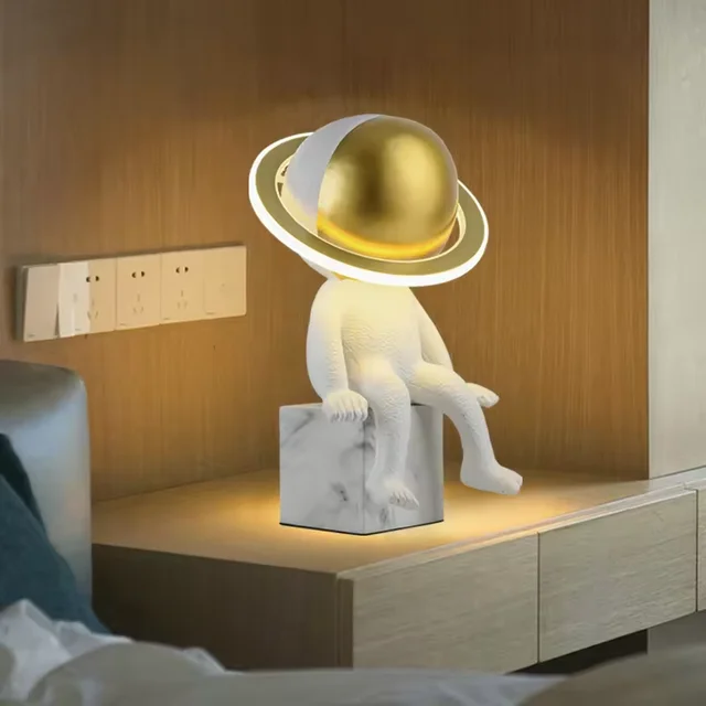 Astronaut mini table lamp