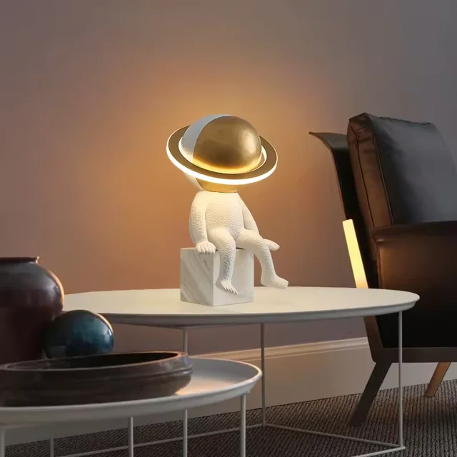 Astronaut mini table lamp