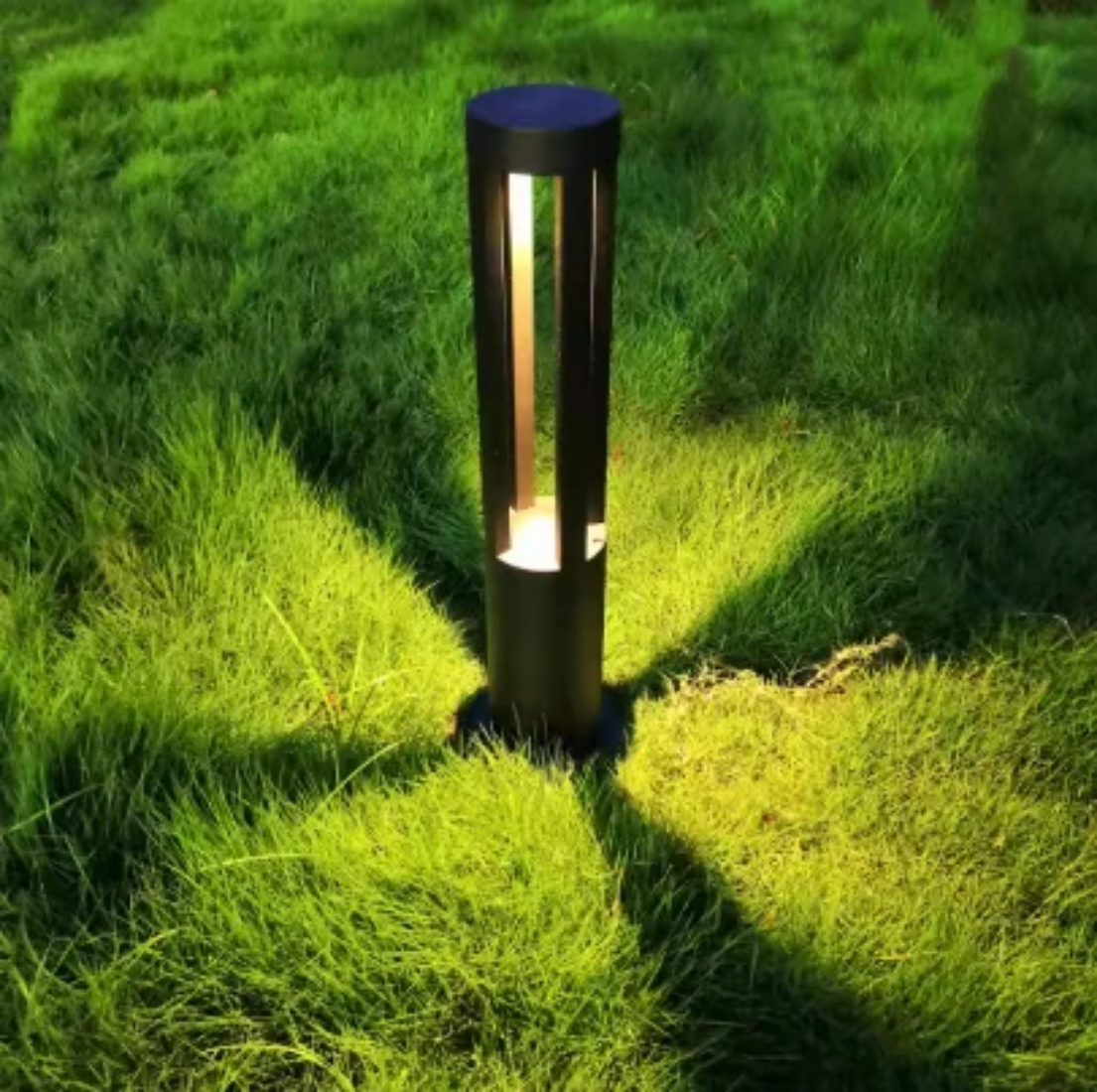 Outdoor solar powered garden lamp