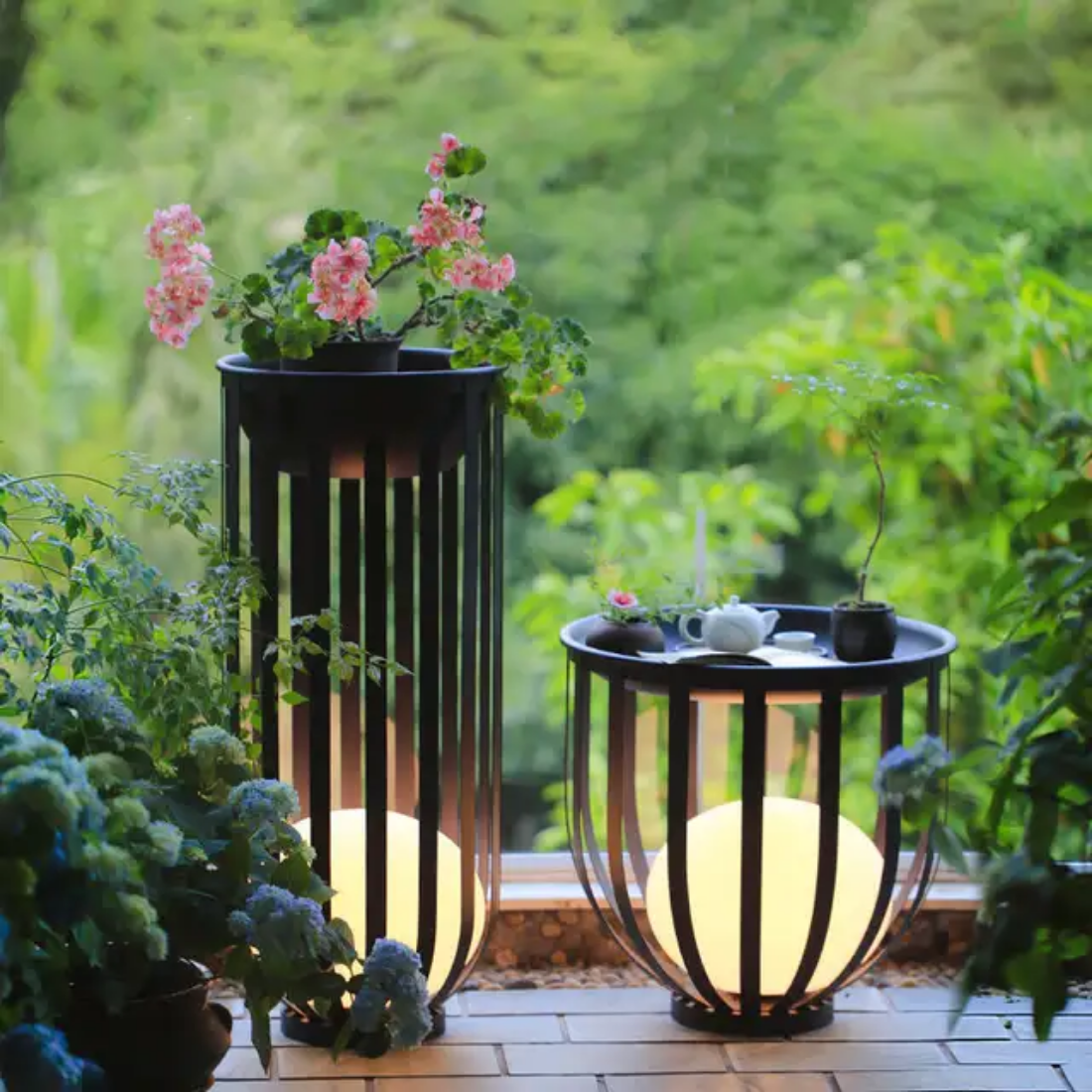 Waterproof balcony terrace flower shelf lamp Outdoor courtyard lawn lamp Solar Garden Light