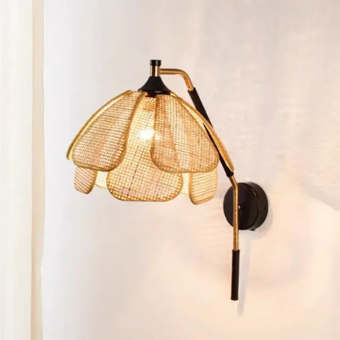 Wabi-sabi style handmade rattan wall lamp background flower design bamboo woven wall lights