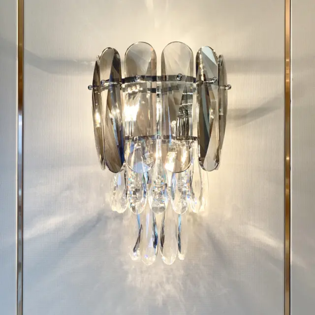 Hardware And Crystal Material Wall Lamp