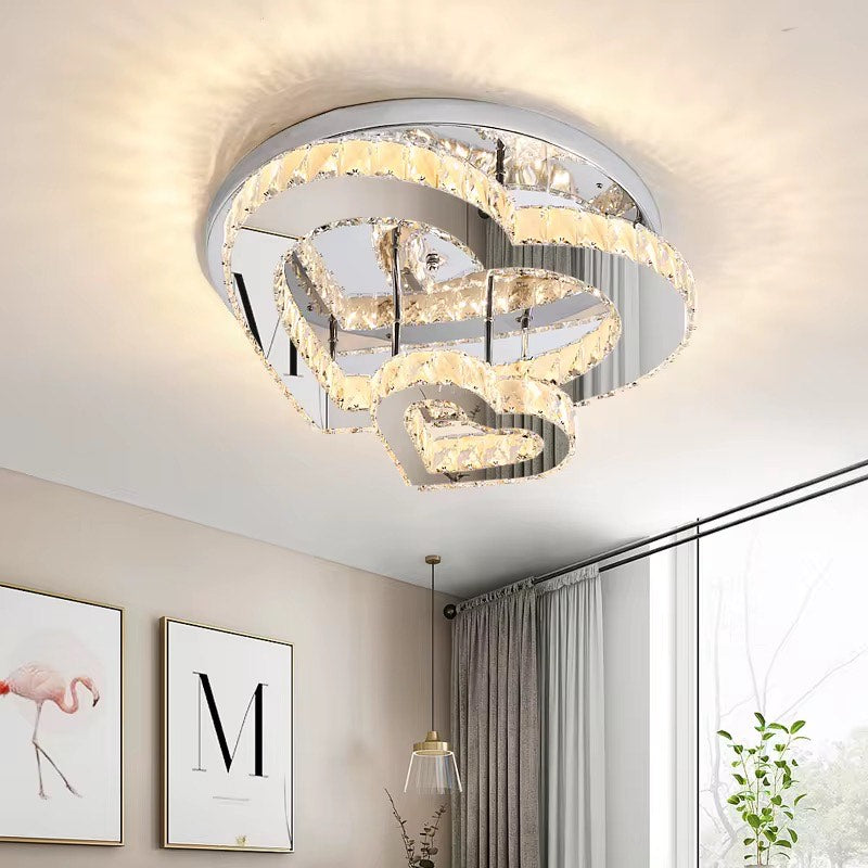 Heart-shaped pendant light