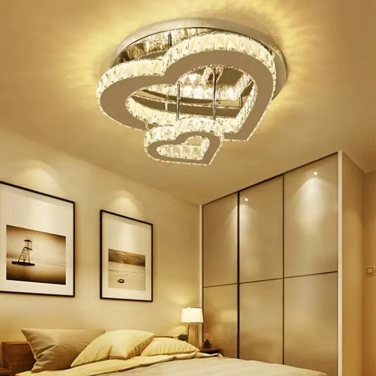 Heart-shaped pendant light