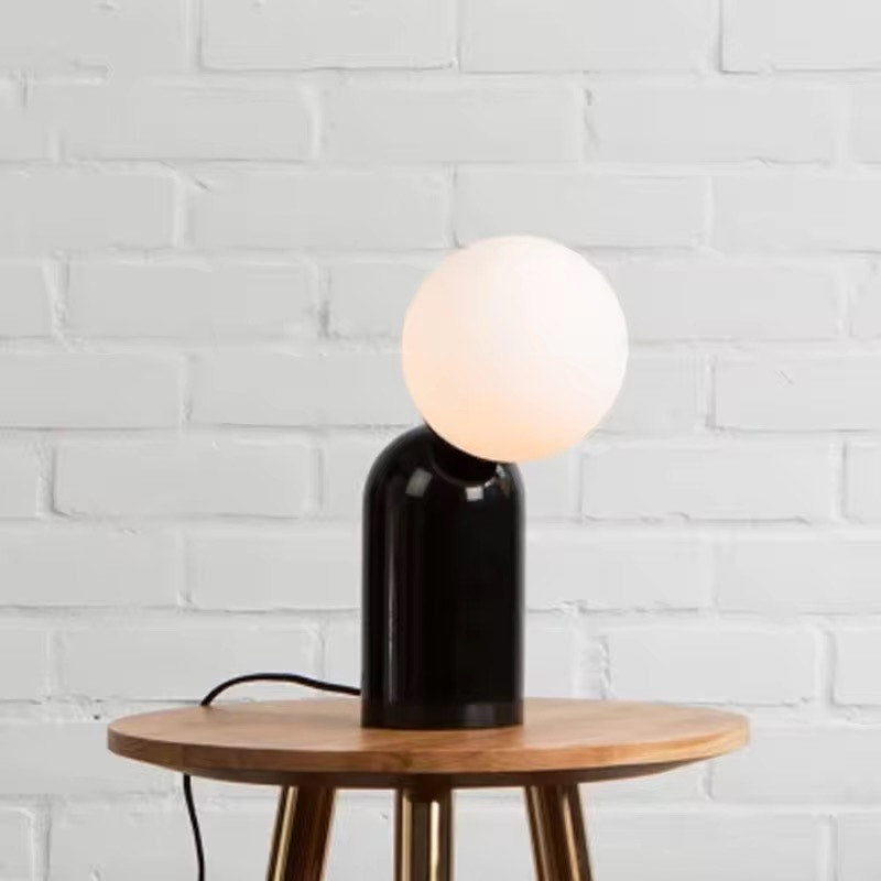 Round table lamp