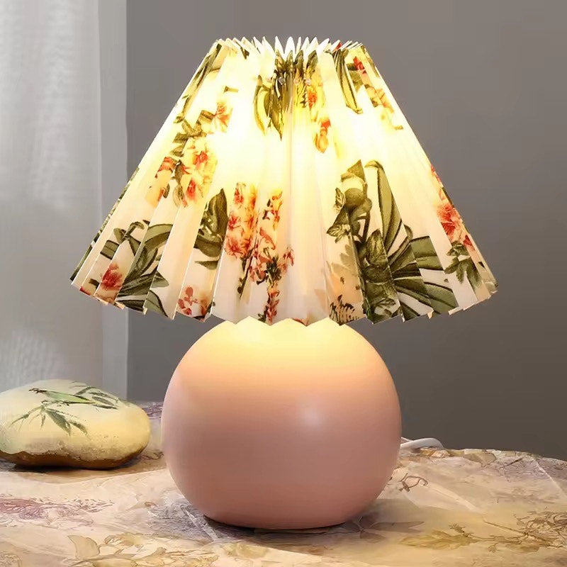 European ceramic table lamp