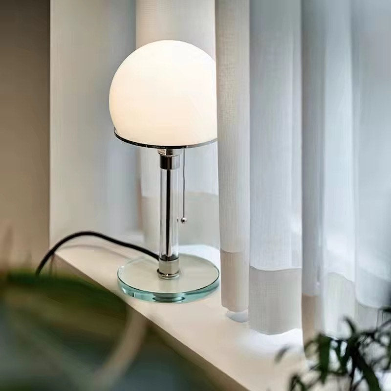 Chargeable table lamp