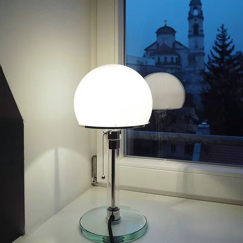 Chargeable table lamp